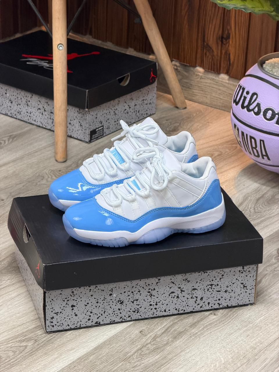 JORDAN RETRO 11